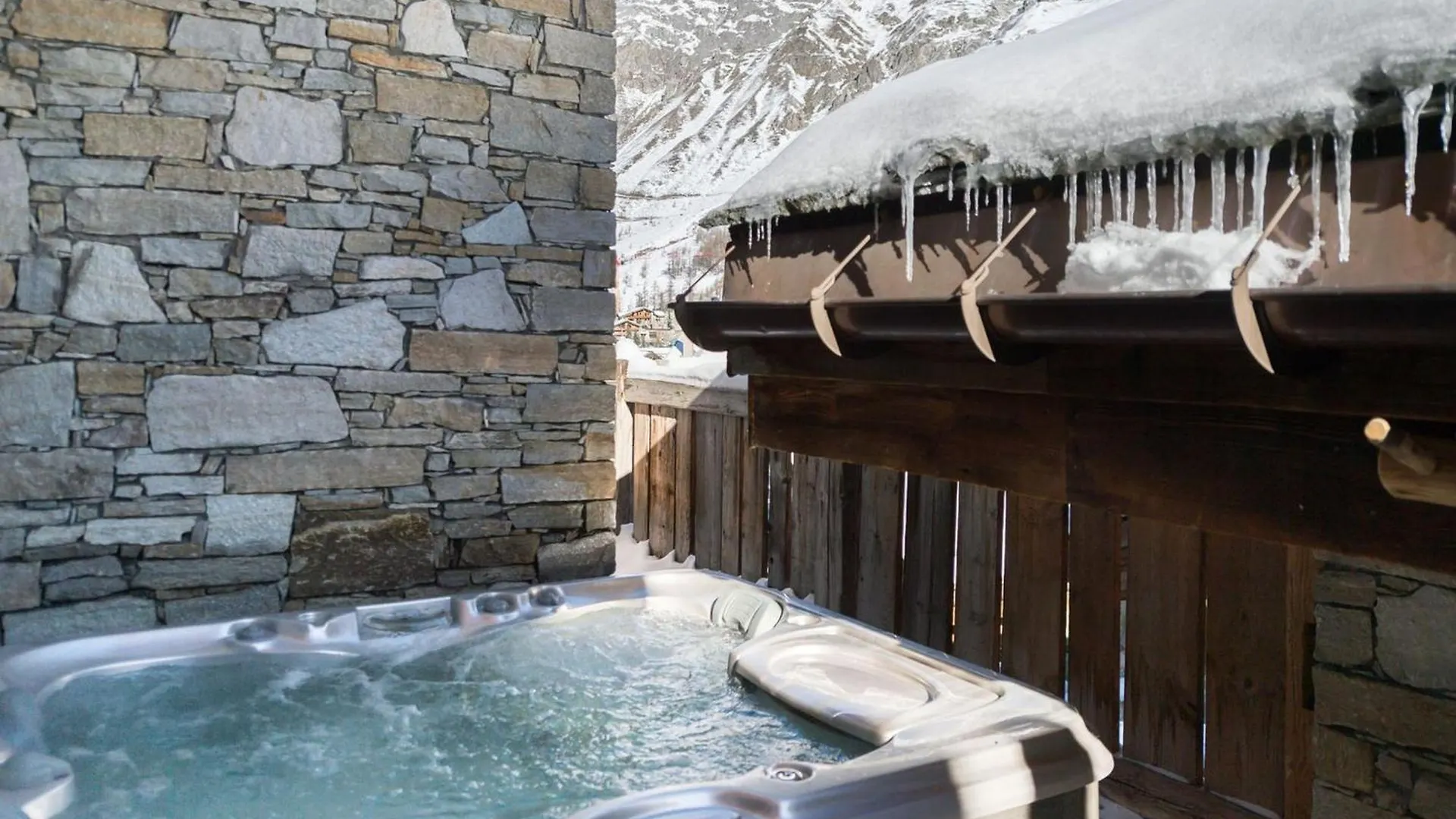 Chalet De Luxe A Val D'Isere Avec Jacuzzi Et Hammam - Fr-1-567-8